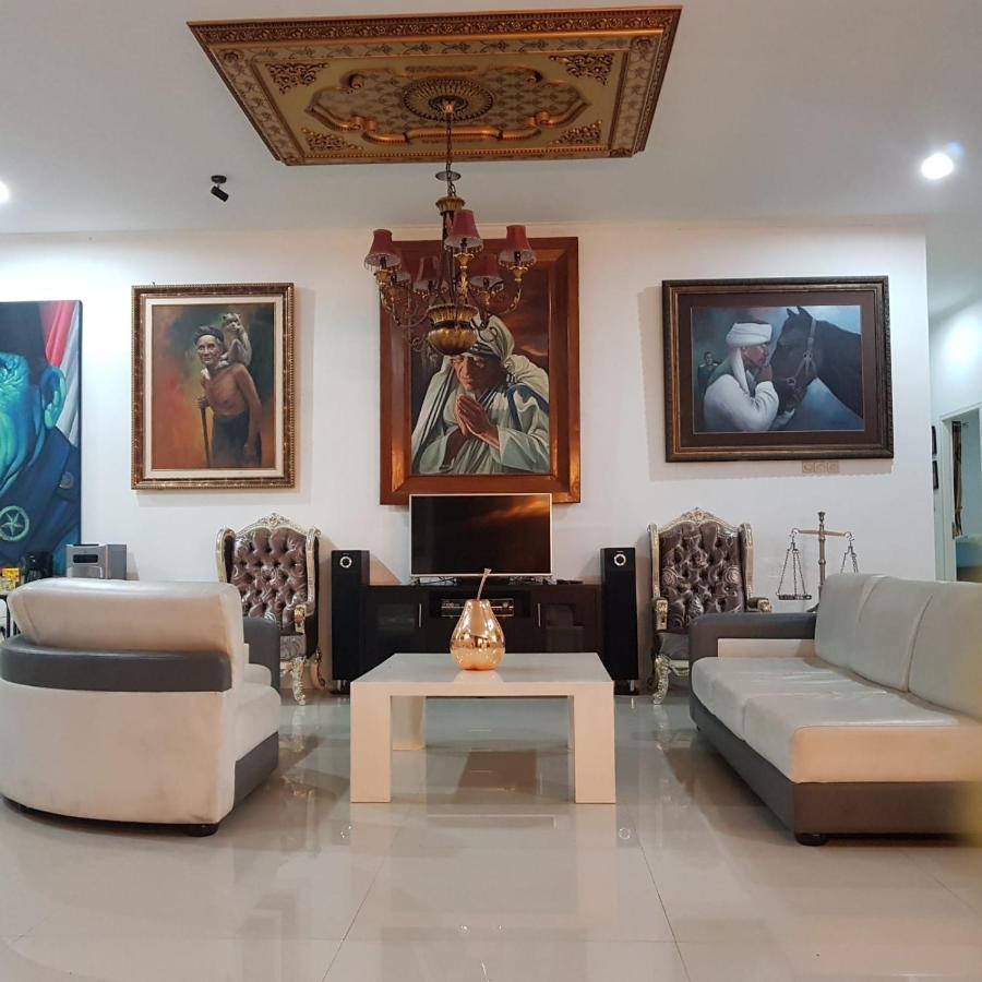 Villa Chacha At Macarena, Megamendung Exterior photo